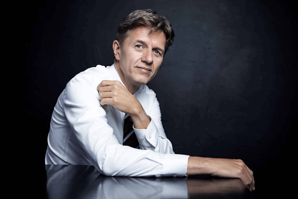 Ice-cold power - an interactive talk with Dr. Richárd Schwab