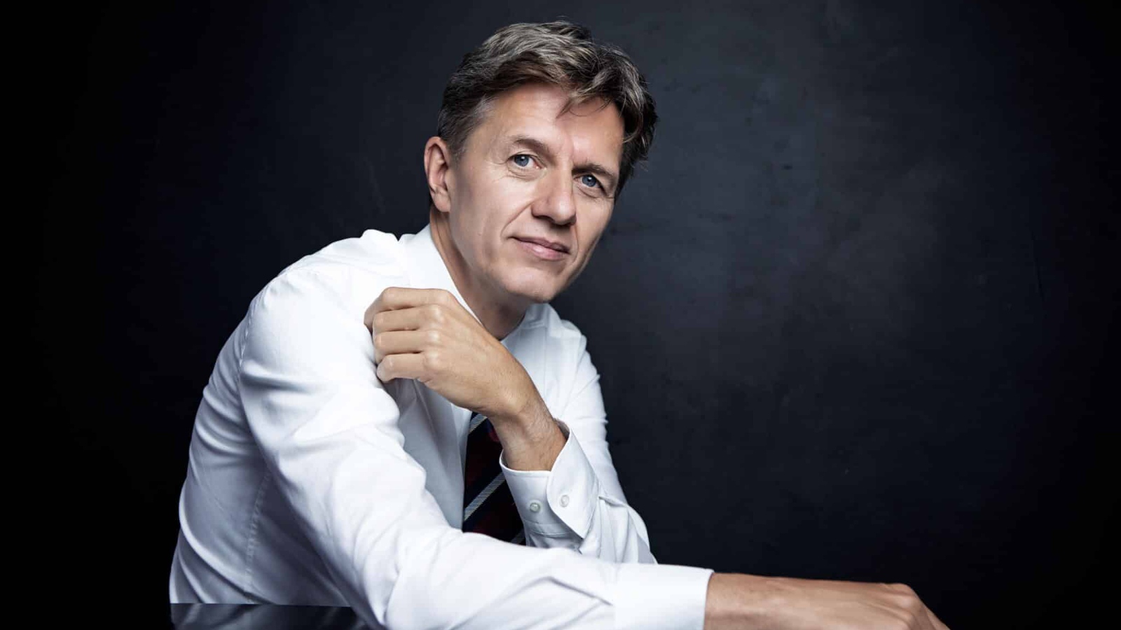 „A hideg felébreszti a sejtjeink erőműveit” – beszélgetés Dr. Schwab Richárddal a regeneráció új trendjéről az Aura Wellnessnél